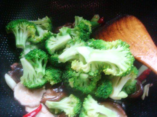 【Feathered and Beasts】Mushroom Chicken Fillet Cooking Steps