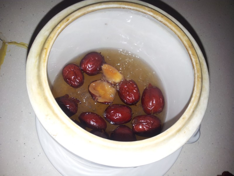 Steps for Cooking Red Date and Rock Sugar Stewed Bird's Nest