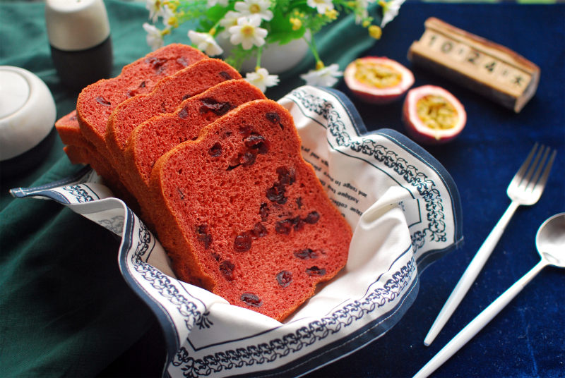 Ultimate Taste Experience: Red Yeast Cranberry Bread