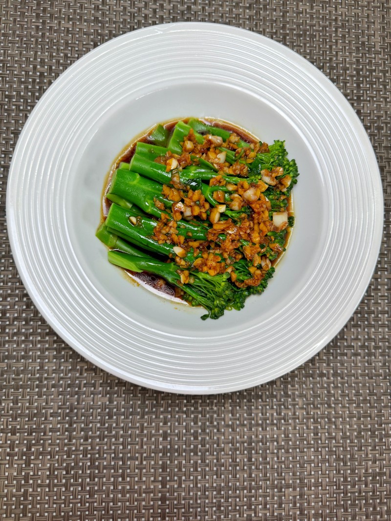 Garlic Sweet Stem Broccoli Shoots