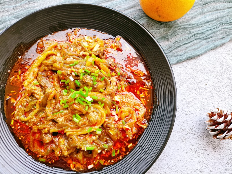 Steps for Making Cool and Spicy Eggplant Salad