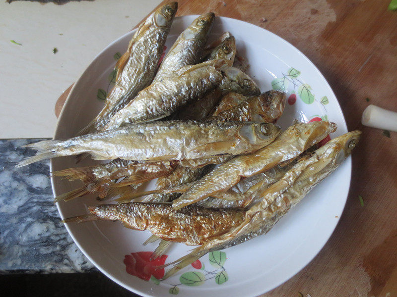 Steps for Making Green Pepper Dried Fish