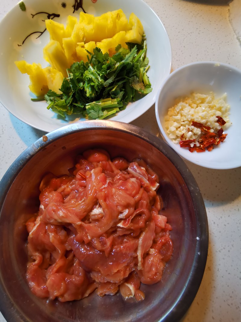 Steps for Making Pineapple Beef Salad