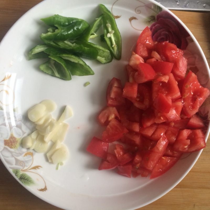 Steps for Cooking Tomato and Egg Noodles