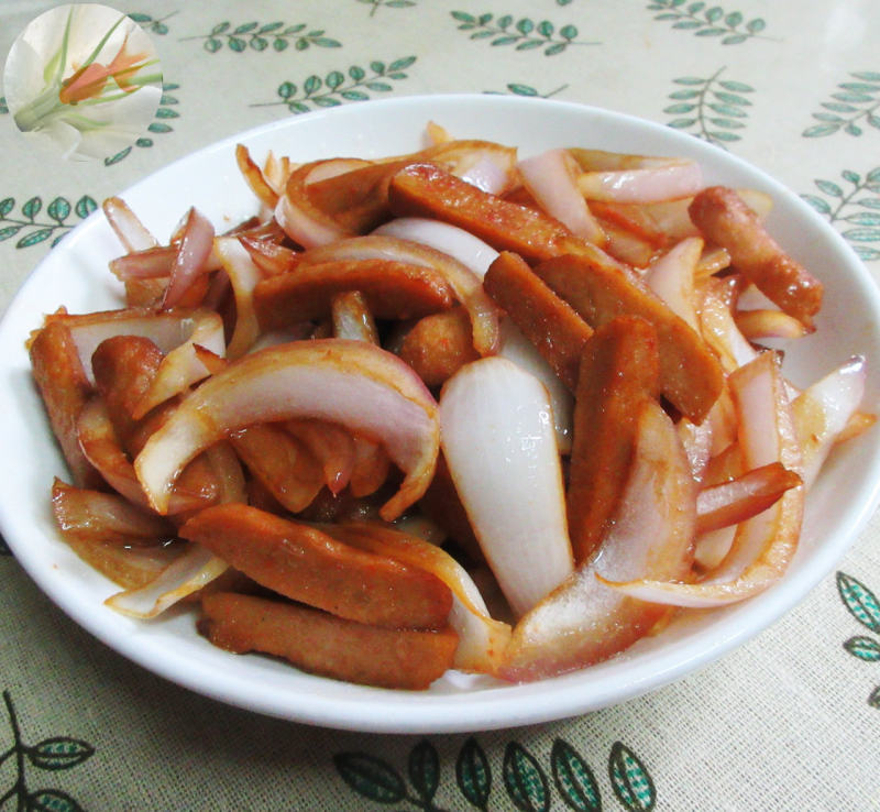 Sweet and Spicy Stir-Fried Onions