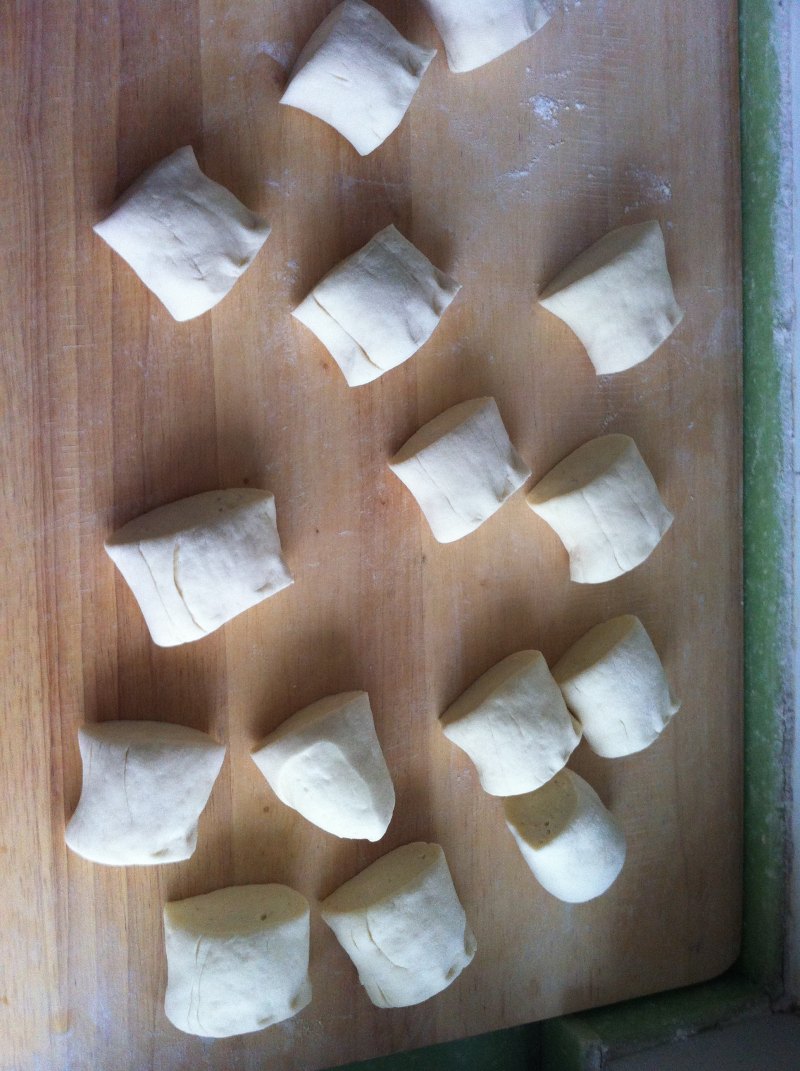 Steps for Making Garlic Chive Buns