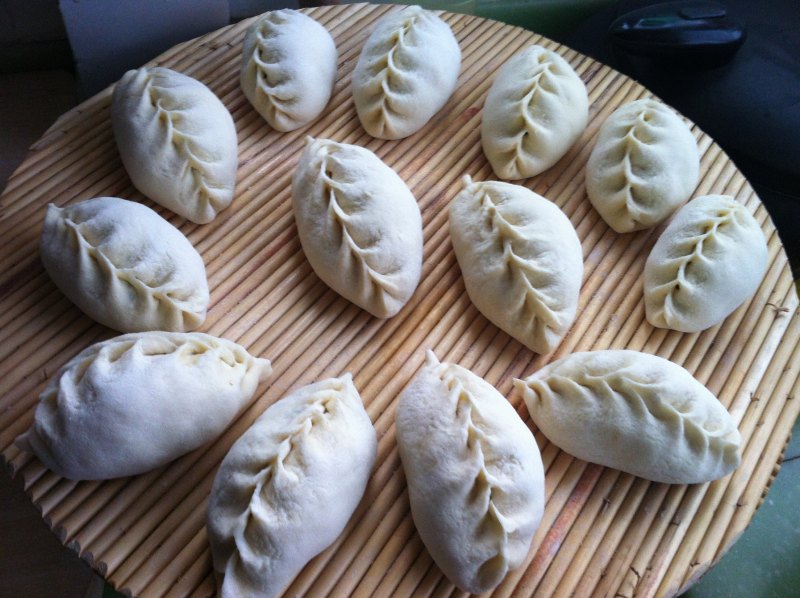 Steps for Making Garlic Chive Buns