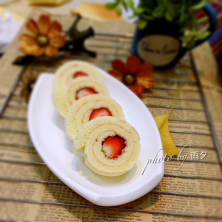 Strawberry Cake Roll