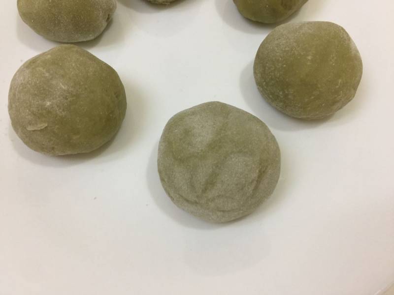 Steps to make Matcha Snowy Mooncake