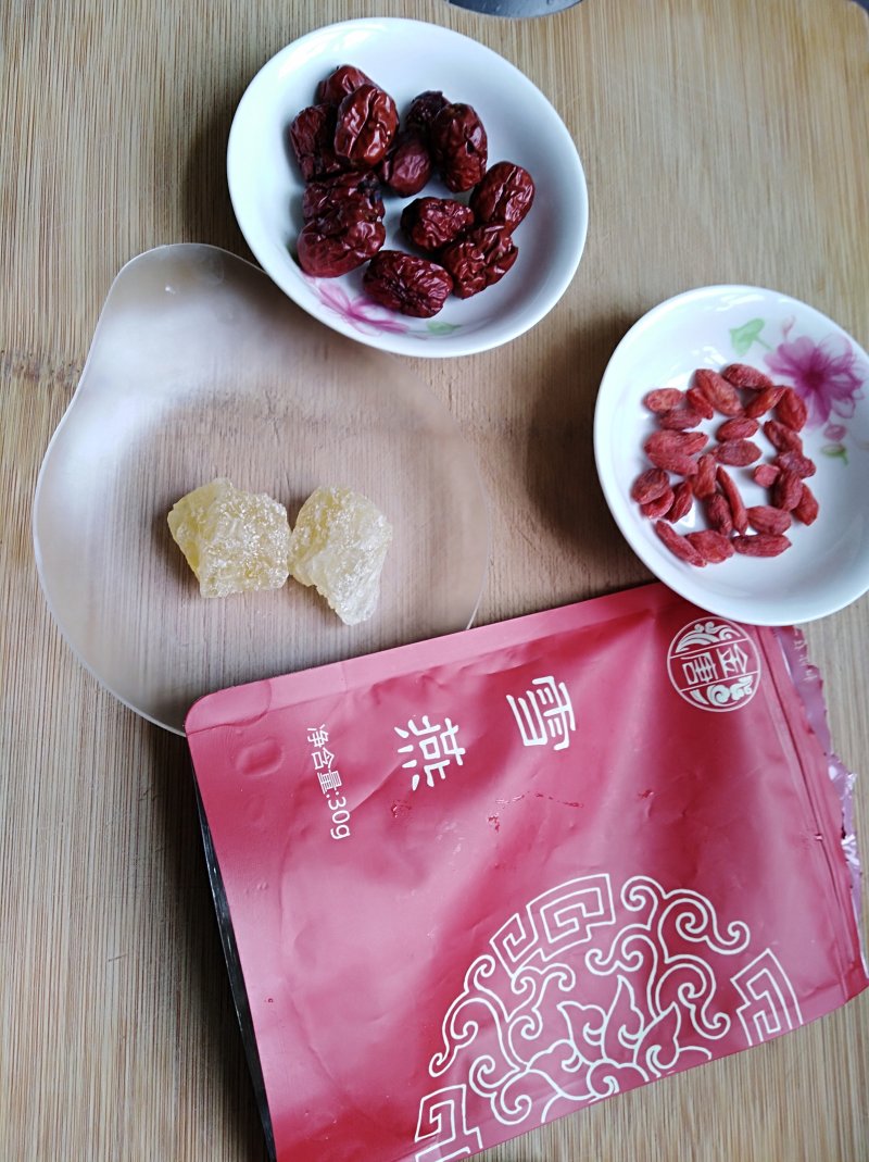 Postpartum Meal Series - Snow Swallow, Jujube, and Goji Berry Soup Cooking Steps