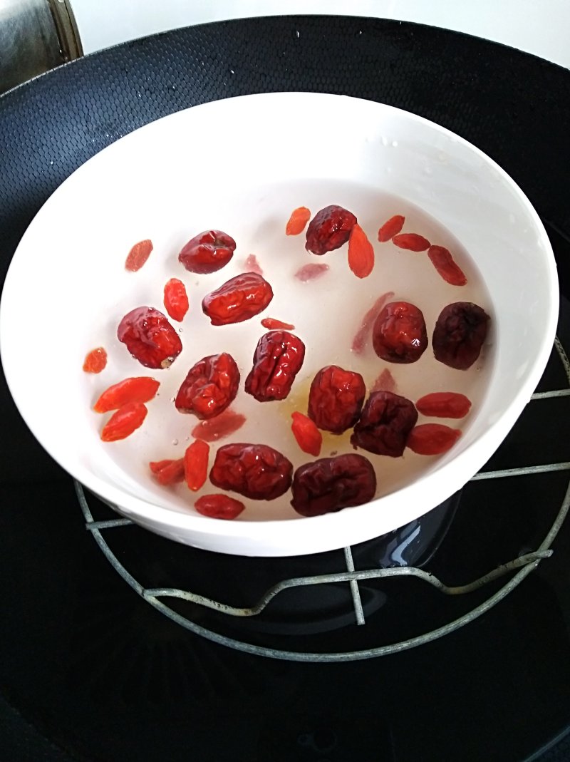 Postpartum Meal Series - Snow Swallow, Jujube, and Goji Berry Soup Cooking Steps