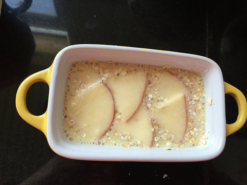 Steps for Making Oatmeal Baked Fruit Snack