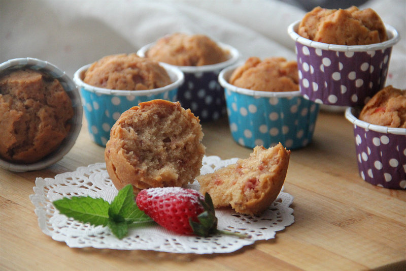 Strawberry Muffin Cups