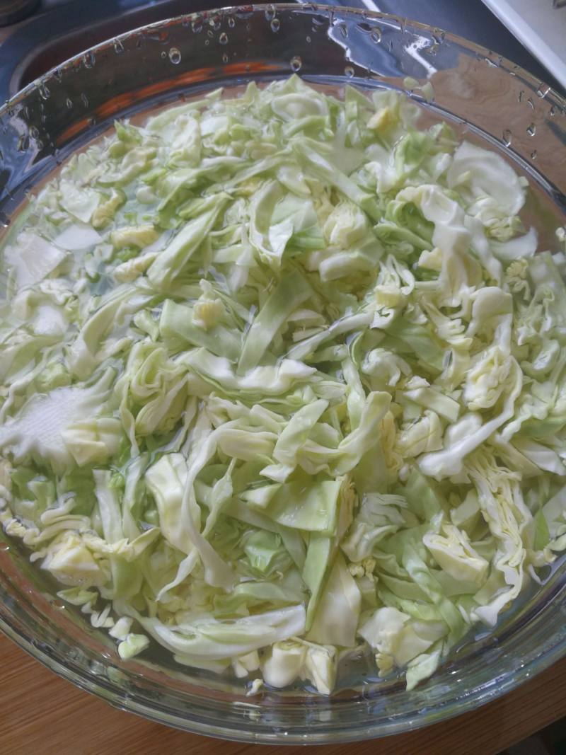 Steps for Stir-fried Round Cabbage