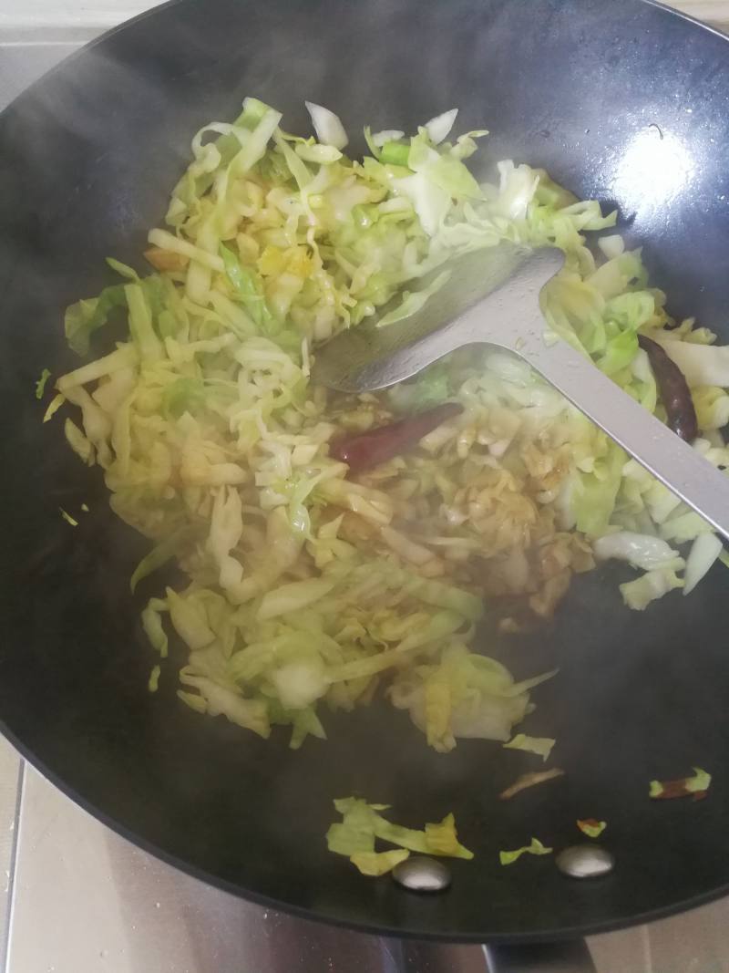 Steps for Stir-fried Round Cabbage