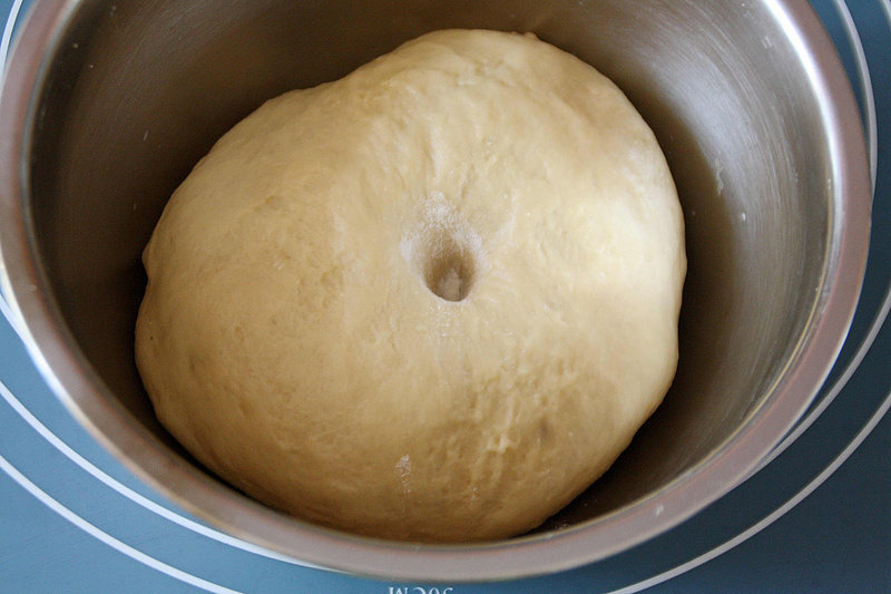 First Wave of Beer: 【Black Beer Stuffed Hard Bread】 Cooking Steps