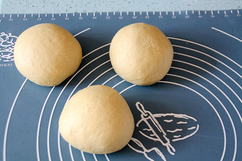 First Wave of Beer: 【Black Beer Stuffed Hard Bread】 Cooking Steps