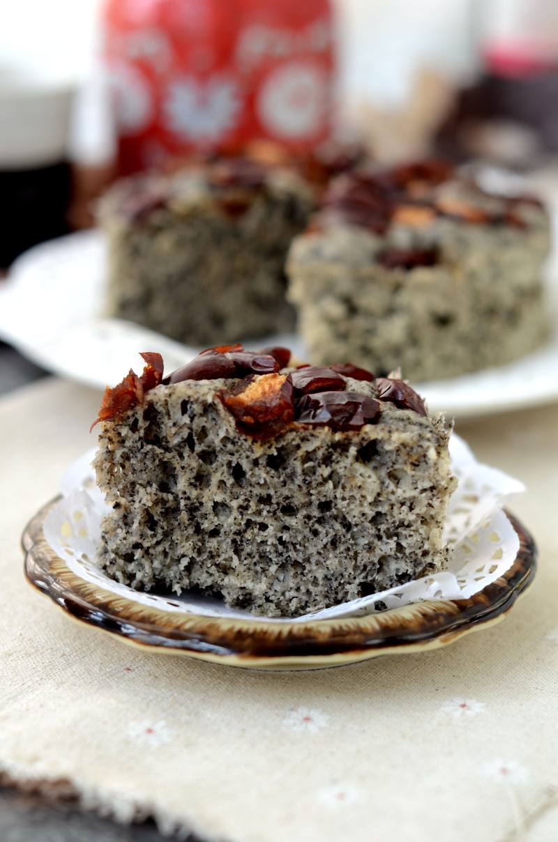 Steps for Making Black Sesame Red Date Cake