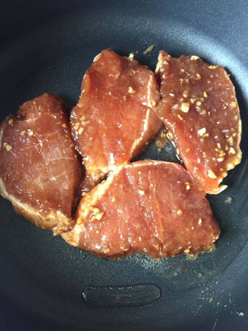 Steps for Making Pan-fried Pork Chop