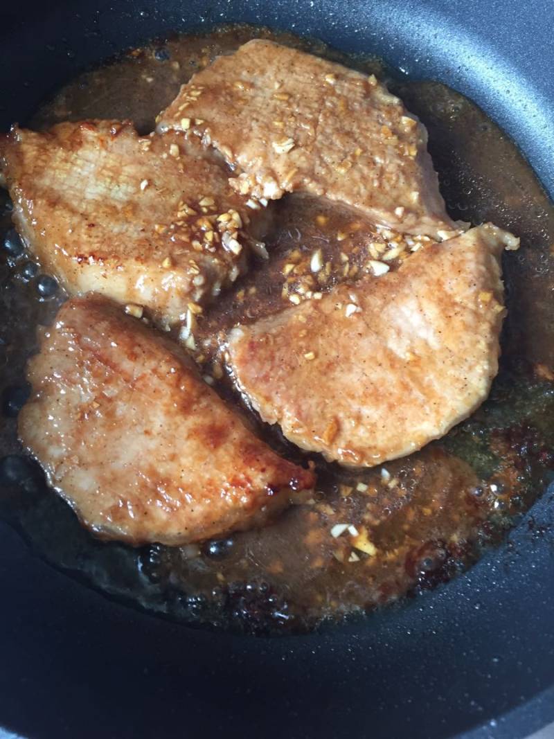 Steps for Making Pan-fried Pork Chop