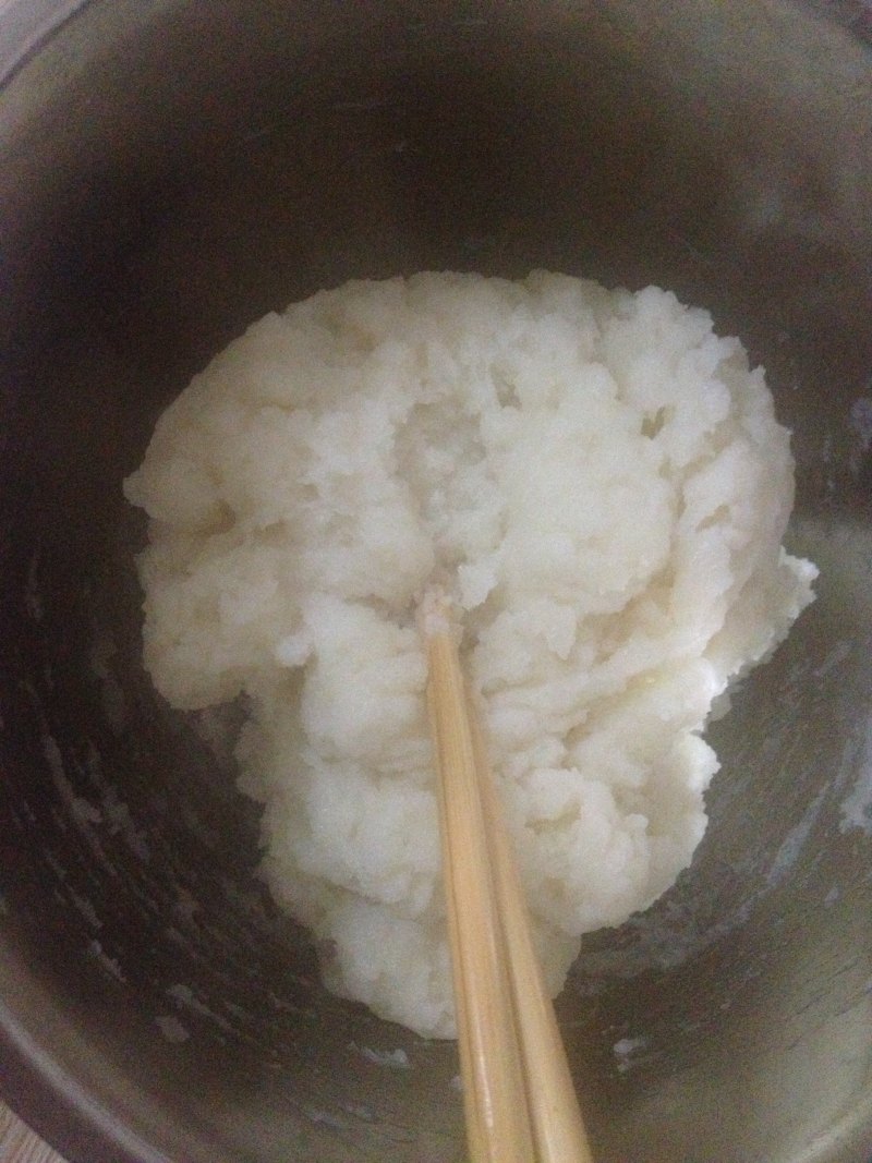 Steps for Making Hollow Two-Tone Mooncakes