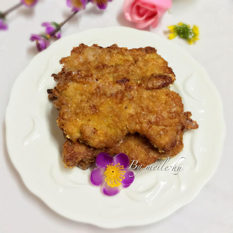 Steps for making oil-free fried pork chop