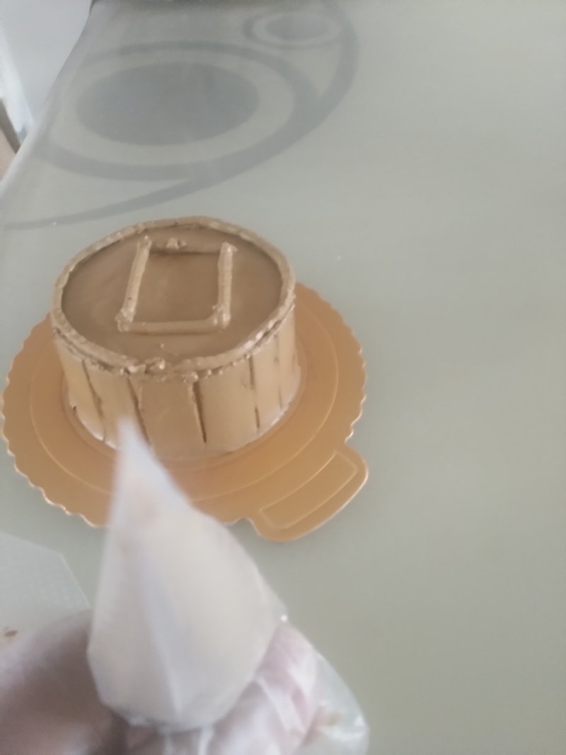 Steps for Making Five-Nut Mooncake (Cream Cake Version)