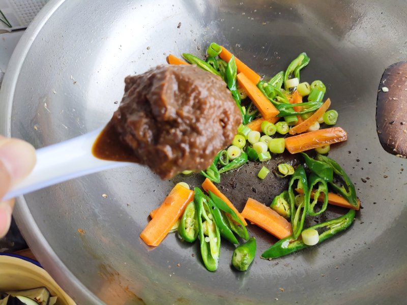 Steps for Making Steamed Eggplant with Sauce