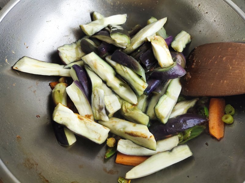 Steps for Making Steamed Eggplant with Sauce