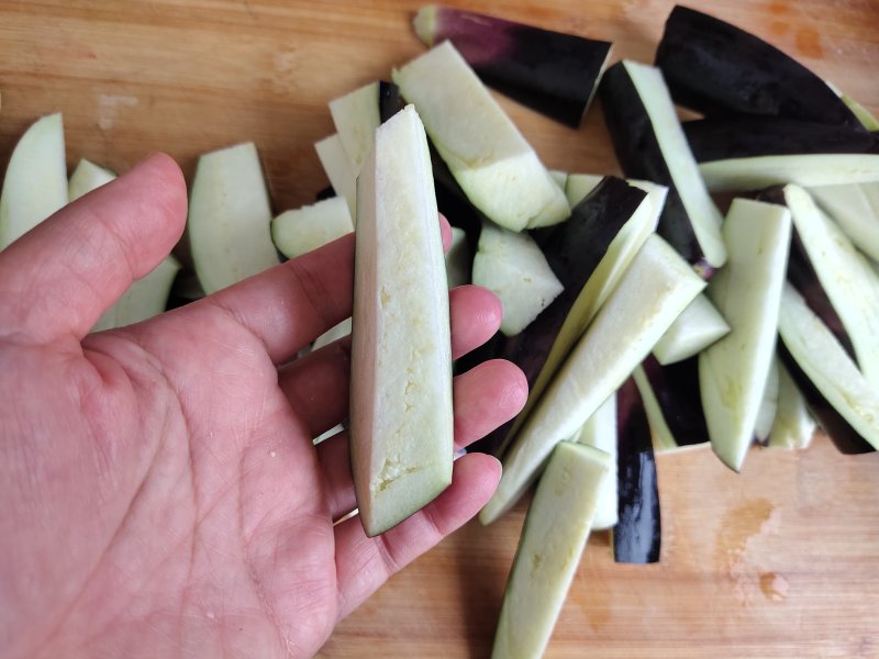 Steps for Making Steamed Eggplant with Sauce