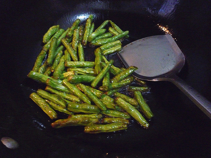 Steps for Making Char Siu Green Beans