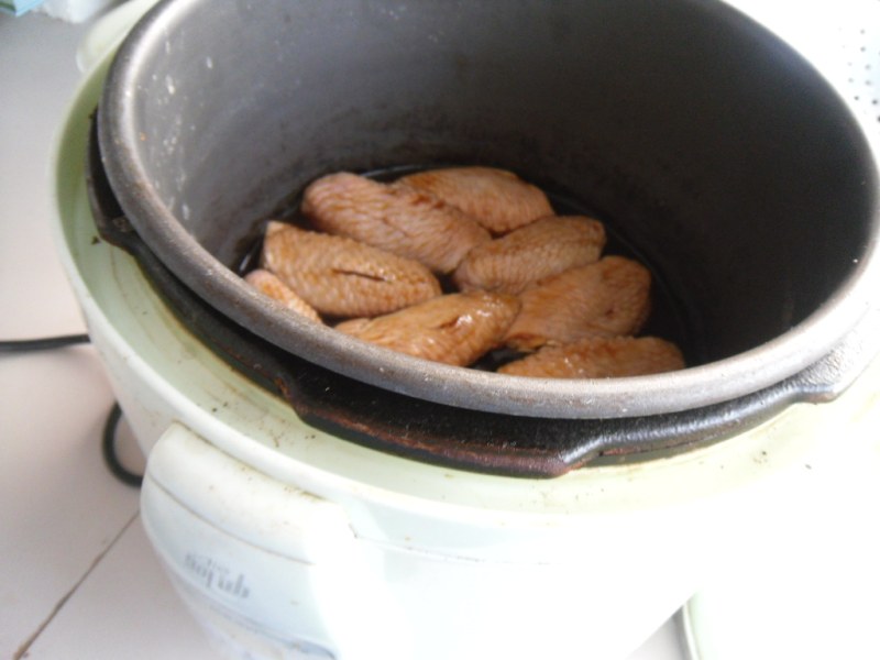 Steps for Cooking Marinated Braised Chicken Wings