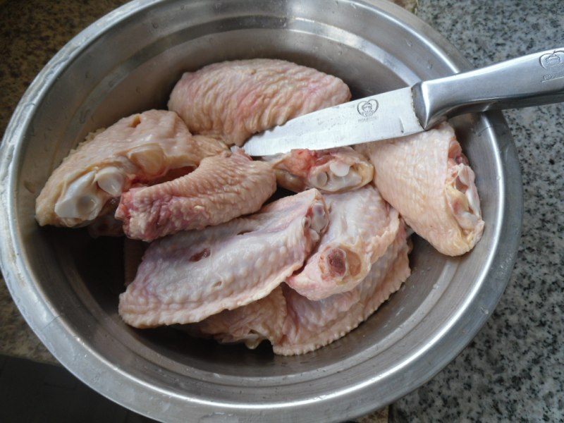 Steps for Cooking Marinated Braised Chicken Wings