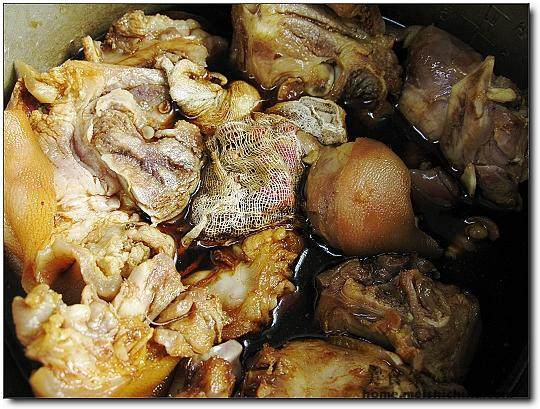 Steps for Cooking Rose Pig Trotters