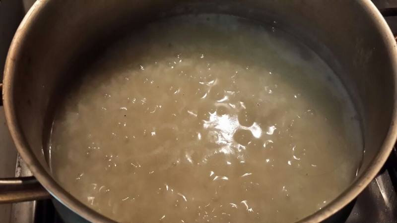 Steps for Making Razor Clam Congee