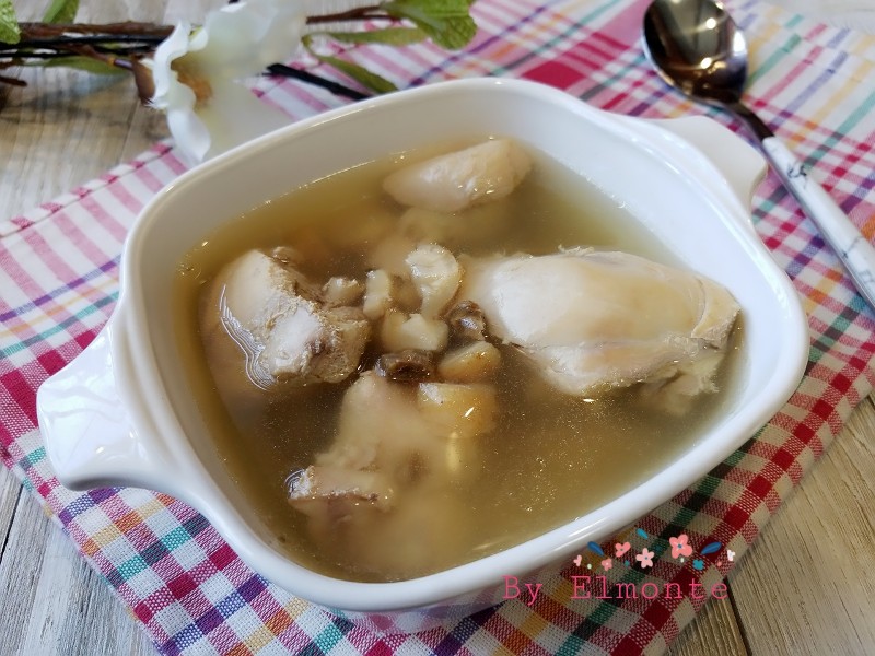 Steps for Making Ginseng and Tianqi Chicken Soup