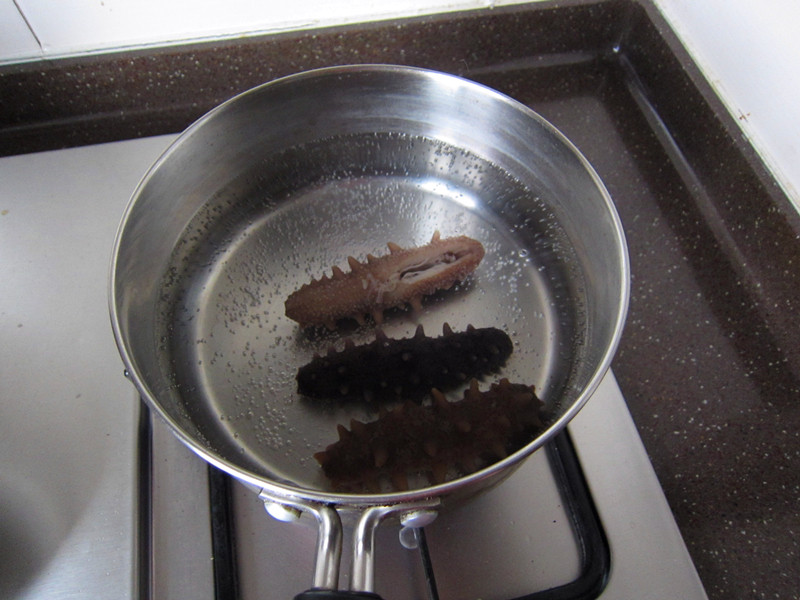 Steps for cooking Minced Meat Braised Sea Cucumber
