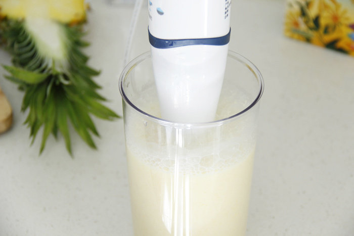 Steps for making Fresh Strawberry Pineapple Smoothie