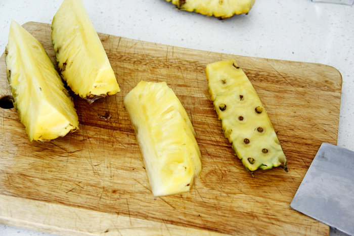 Steps for making Fresh Strawberry Pineapple Smoothie