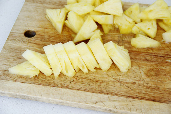 Steps for making Fresh Strawberry Pineapple Smoothie