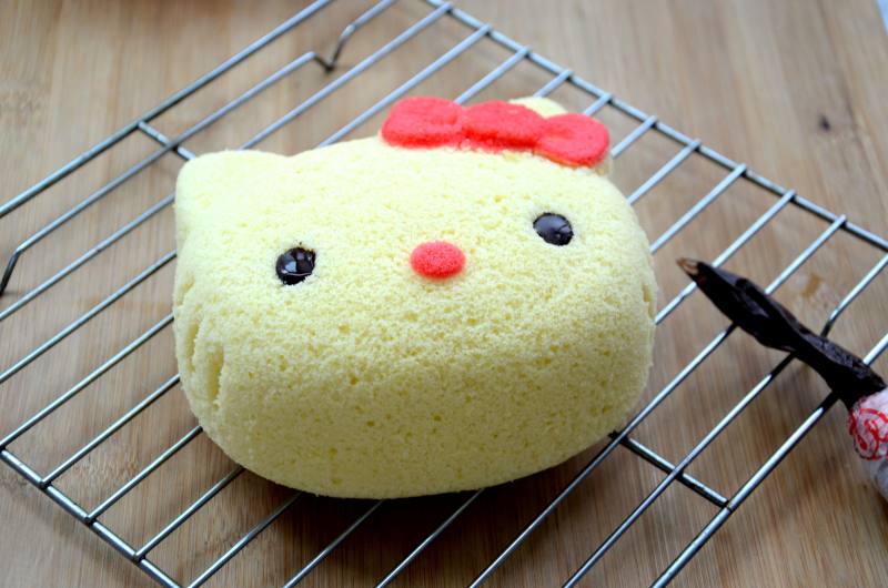 6-Inch KITTY Steamed Cake Making Steps