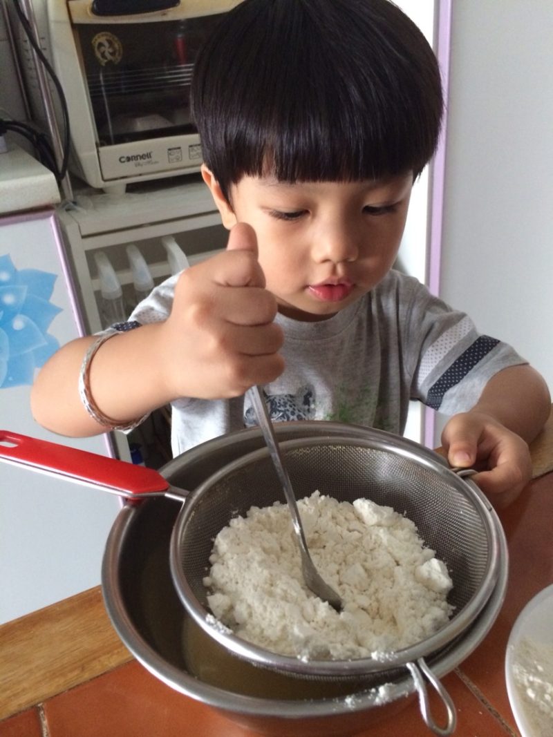 Steps to Make Zero Failure Colorful Steamed Cake