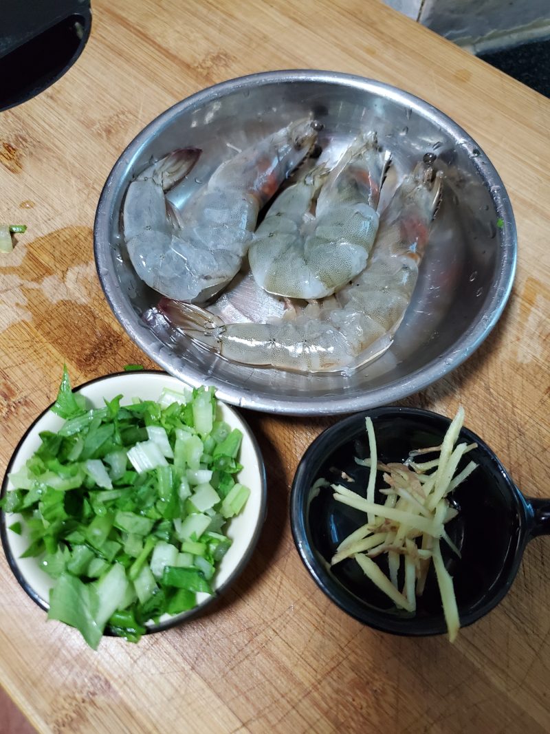 Steps for Making Shrimp and Celery Congee