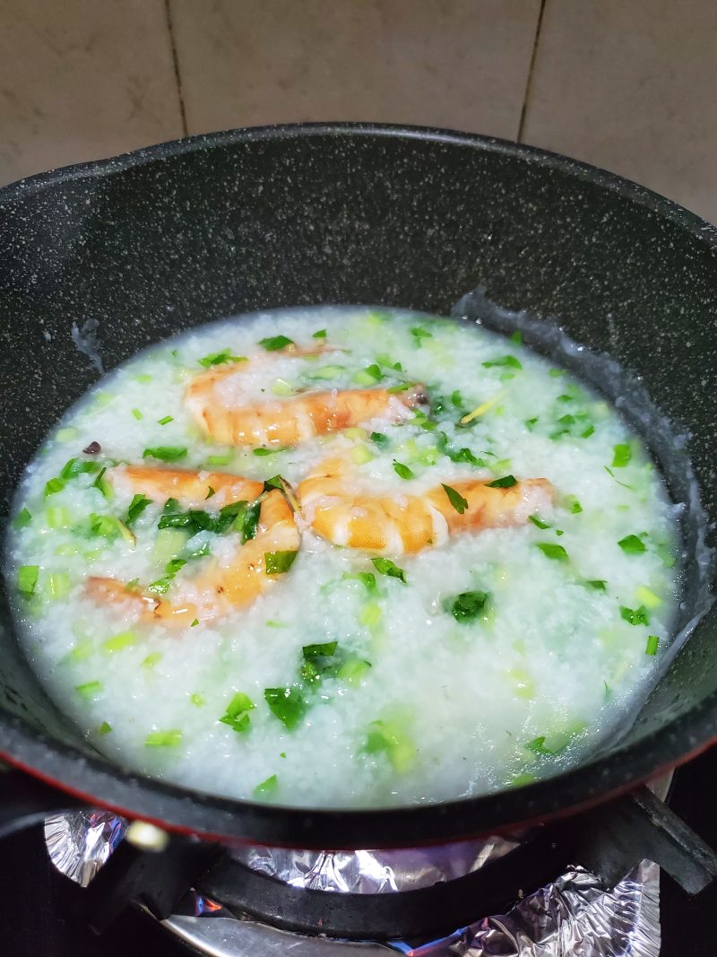 Steps for Making Shrimp and Celery Congee