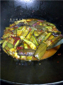 【Delicious and Nutritious Home-cooked Dishes on the Commoner's Table】Eggplant Braised Fish Fillet Cooking Steps