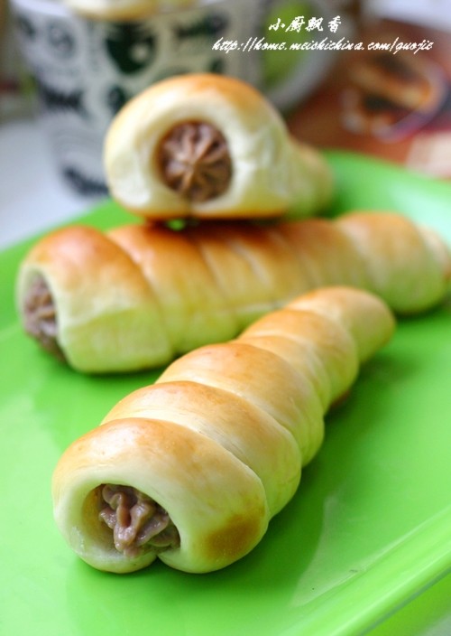 Delicious Bread with Filling - Cocoa Spiral Roll