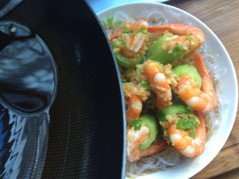 Steps to Cook Shrimp and Loofah Steamed in a Bowl