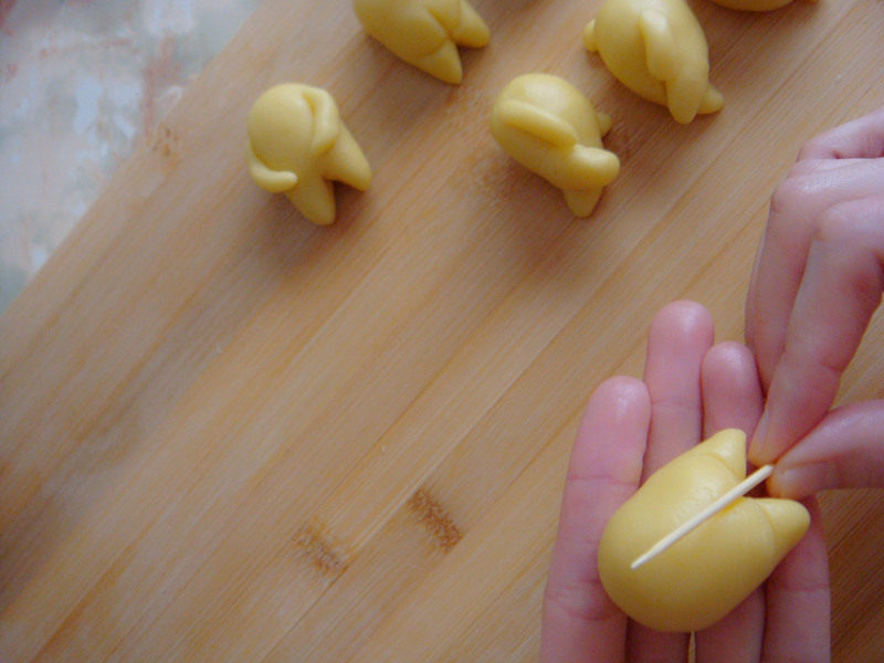 Steps for Making Creative Cookie - Cute Lazy Egg