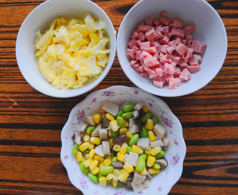 Steps for Cooking Stir-Fried Rice with King Oyster Mushrooms