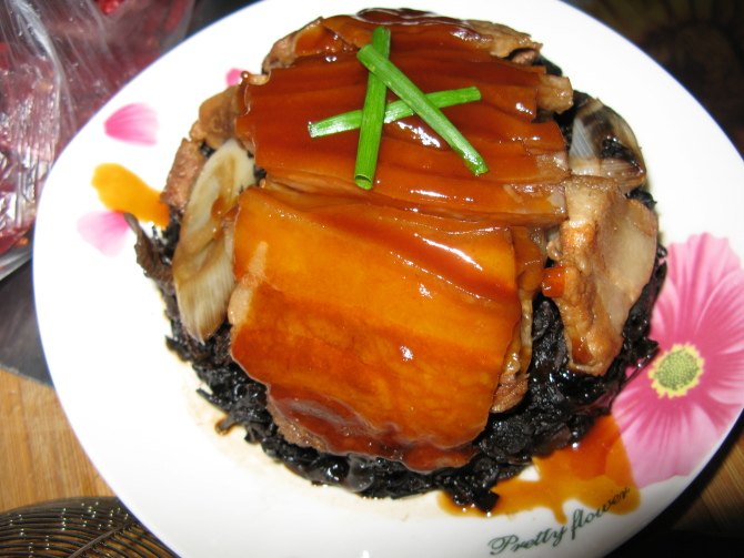 Braised Pork with Dried Vegetables and Tomatoes